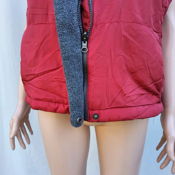 NY&Co Women's Puffer Vest Reversible Large Red Grey Zip up Soft Outdoor Warm - Picture 9 of 12